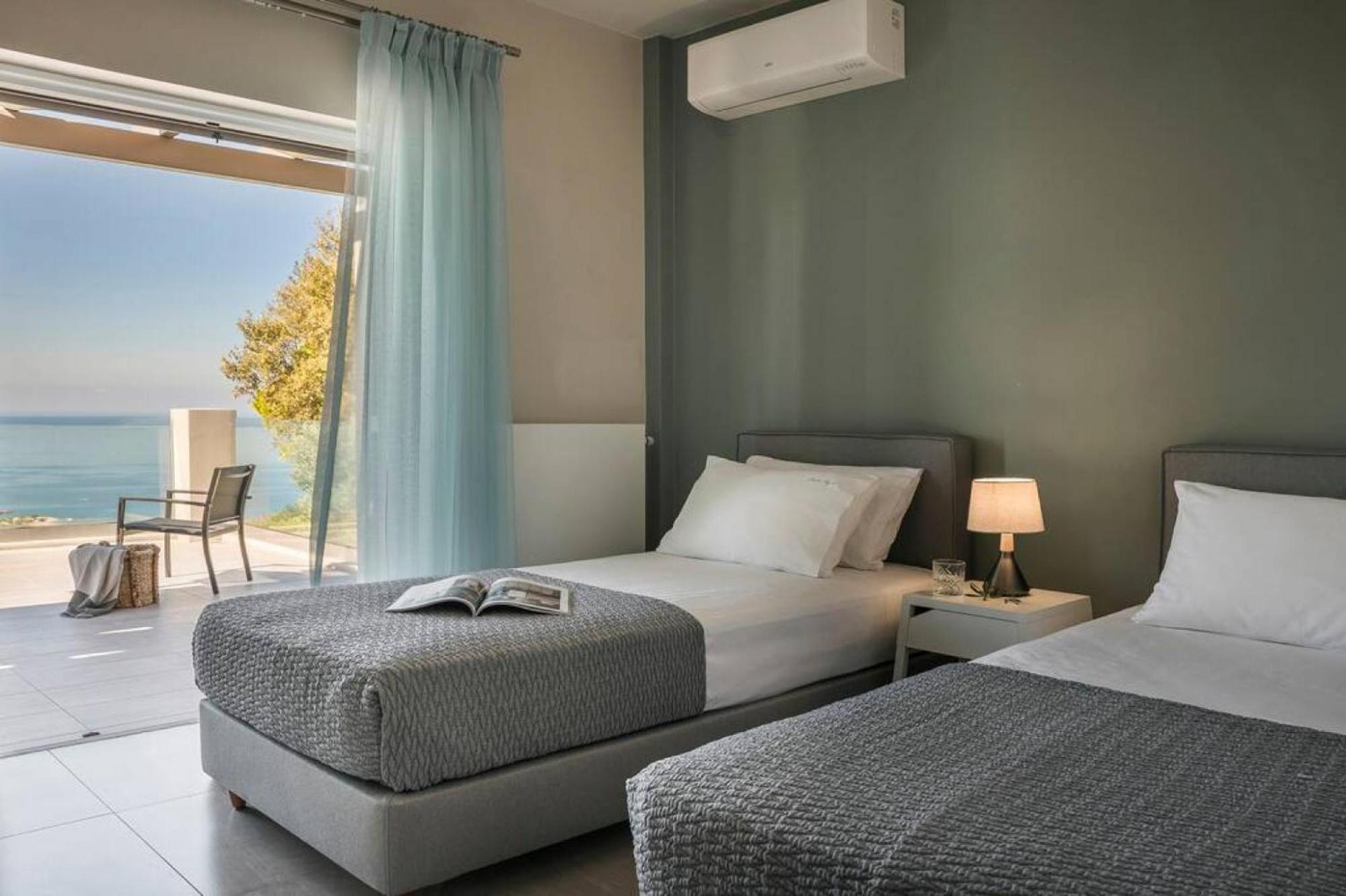 Villa Grande Azzurro In Lakíthra Extérieur photo