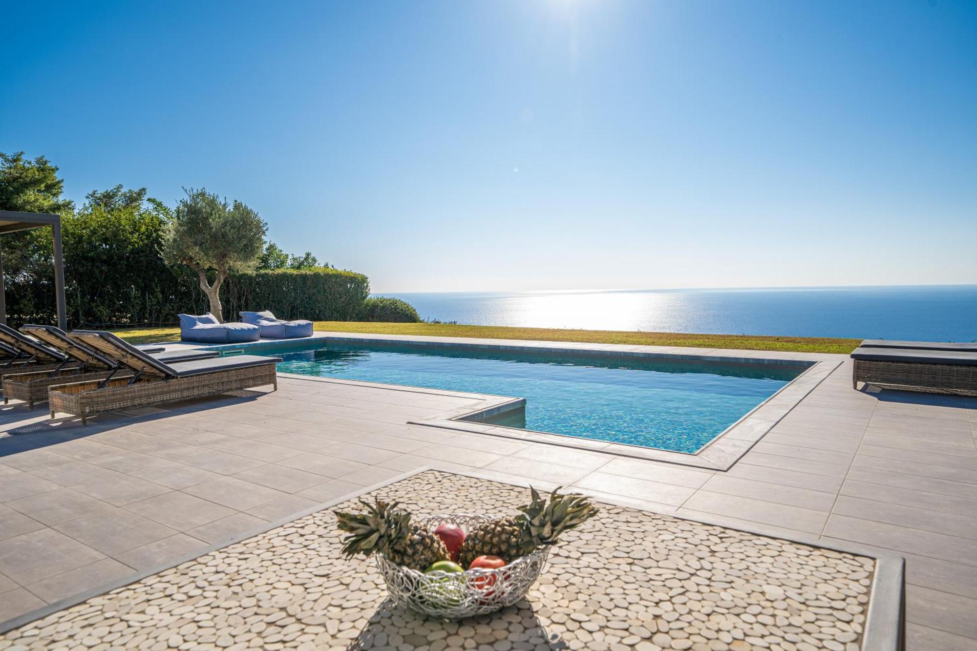 Villa Grande Azzurro In Lakíthra Extérieur photo