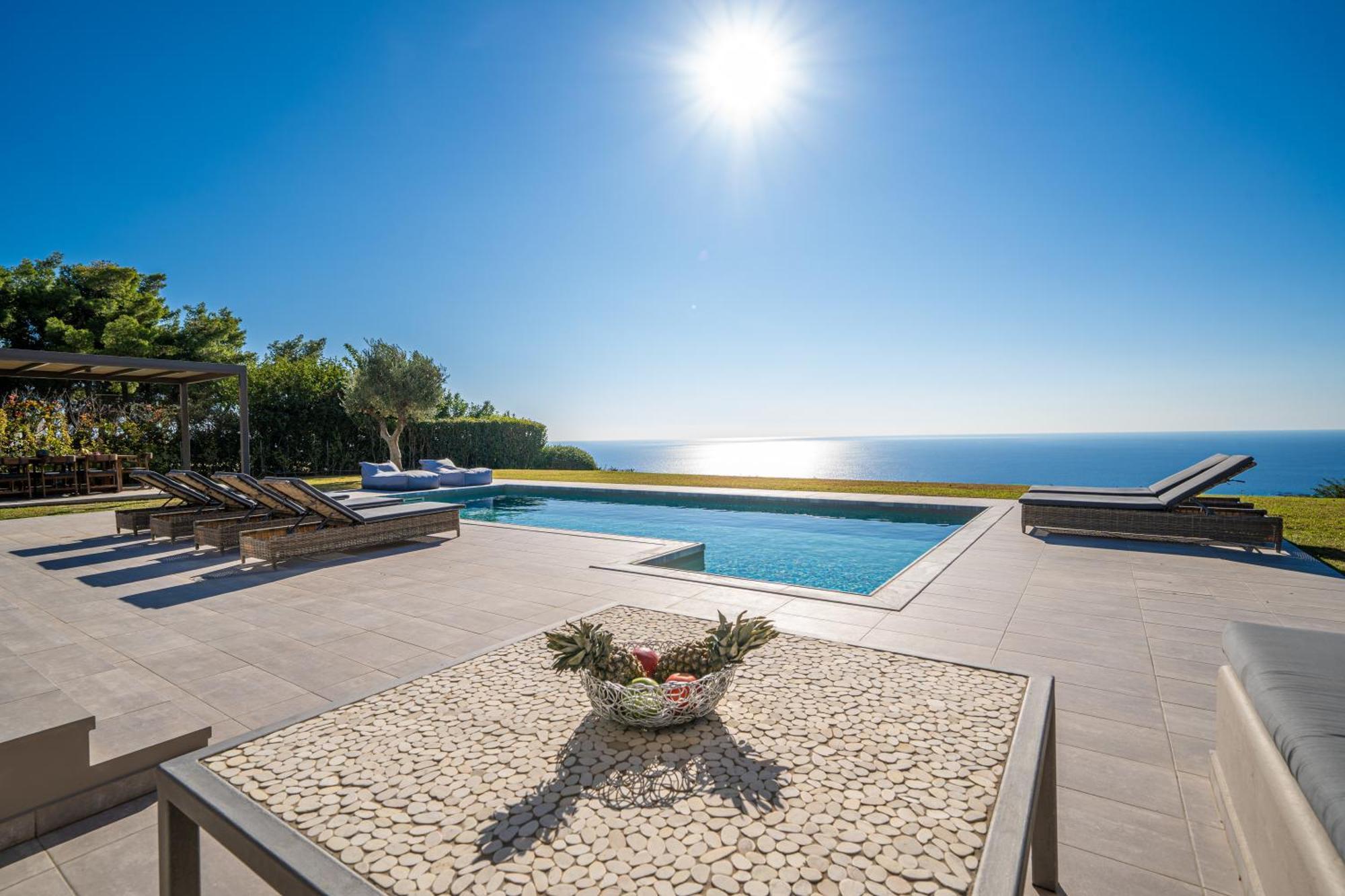 Villa Grande Azzurro In Lakíthra Extérieur photo